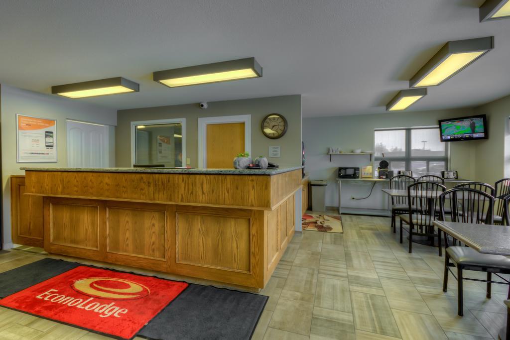 Econo Lodge Regina Esterno foto