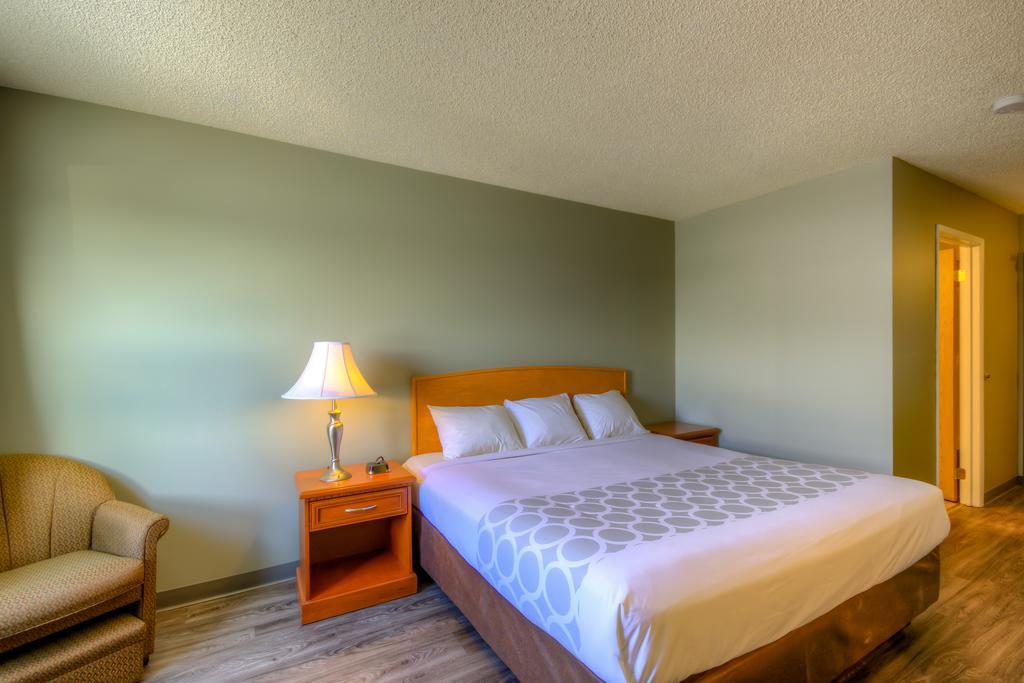 Econo Lodge Regina Esterno foto