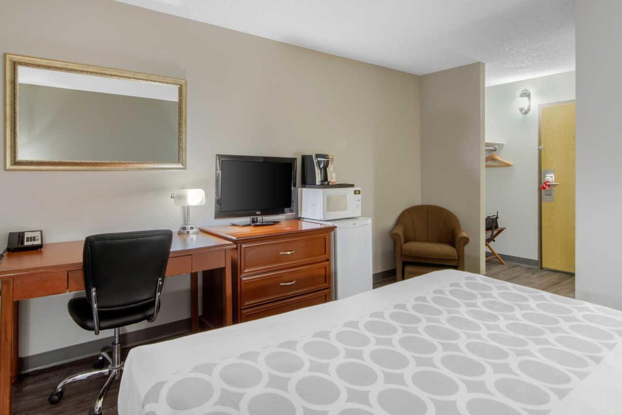 Econo Lodge Regina Esterno foto